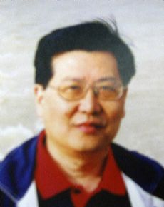 画家 萧平 的照片，单击鼠标查看大图！