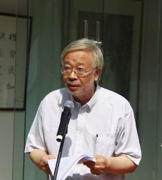 画家 张伟 的照片，单击鼠标查看大图！