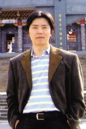 画家 管峻 的照片，单击鼠标查看大图！