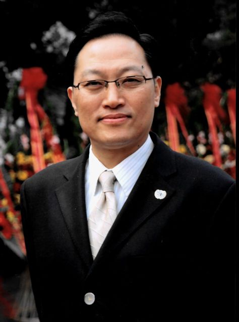 画家 高云 的照片，单击鼠标查看大图！