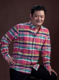 画家 白鹏 的照片，单击鼠标查看大图！